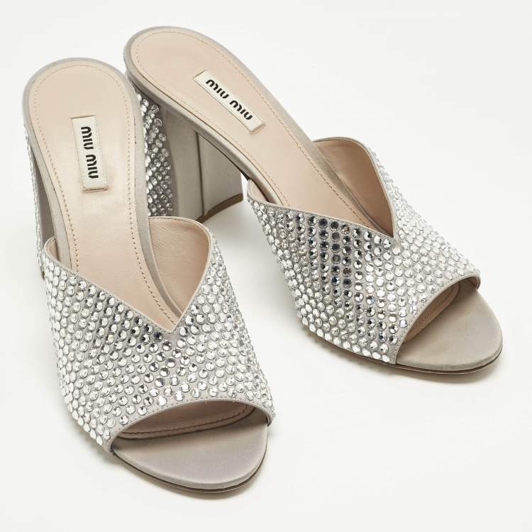 مملوكة مسبقًا Miu Miu Grey Satin Crystal Embellished Heel Mules Size 40.5
