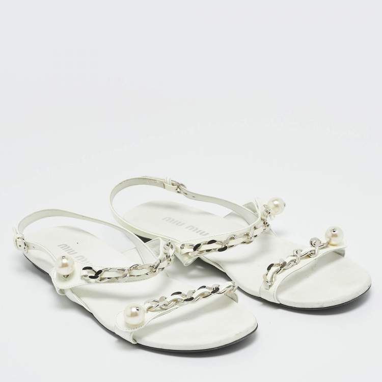 Pre Owned Miu Miu Cream Patent Leather Chain and Pearl Embellished Flat Sandals Size 40