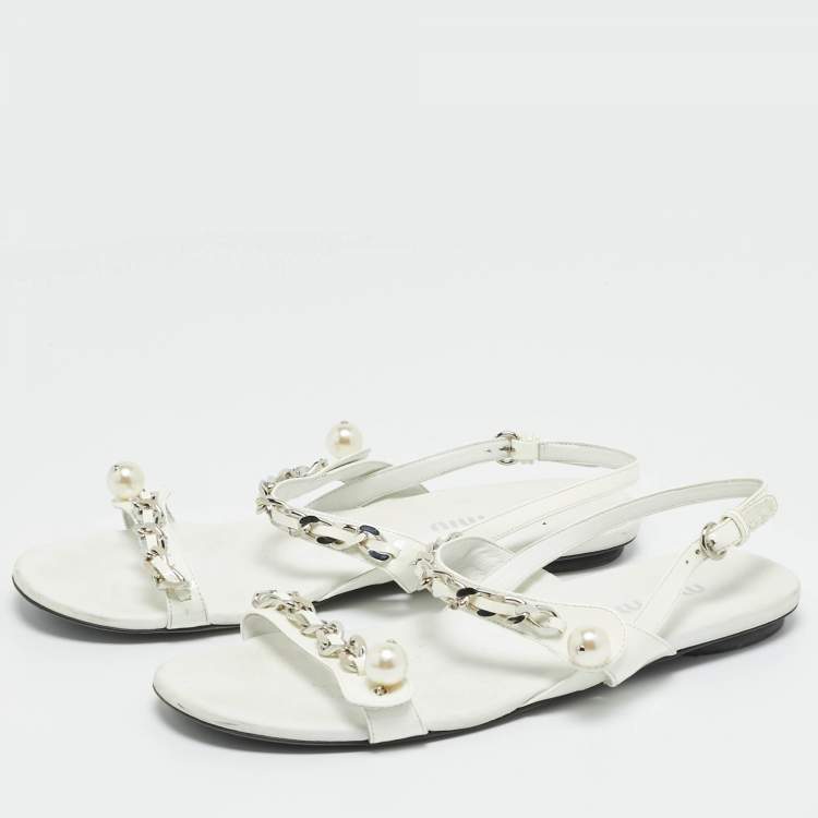 Pre Owned Miu Miu Cream Patent Leather Chain and Pearl Embellished Flat Sandals Size 40