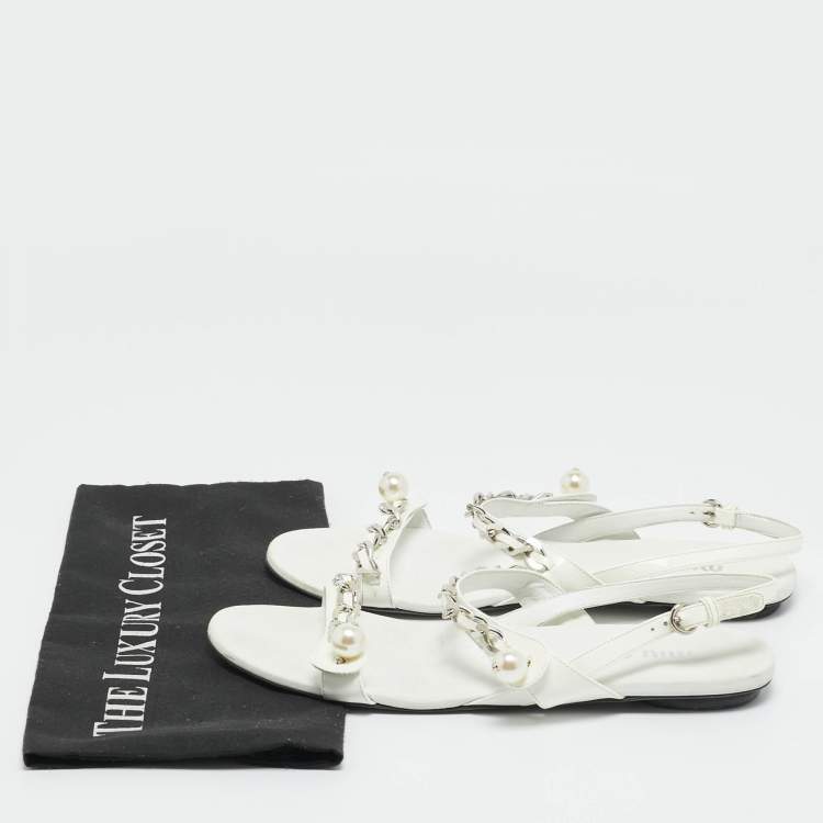 Pre Owned Miu Miu Cream Patent Leather Chain and Pearl Embellished Flat Sandals Size 40