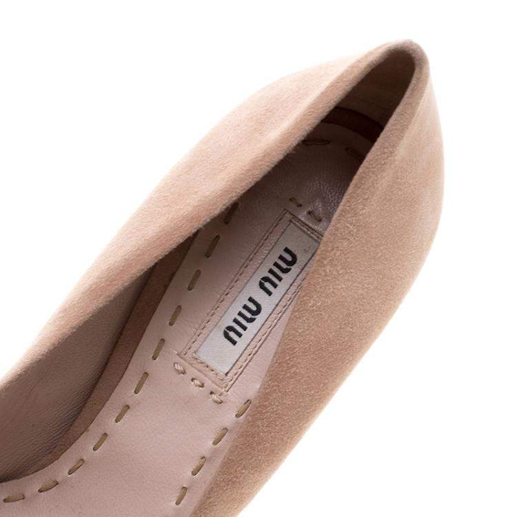Pre Owned Miu Miu Beige Suede Platform Pumps Size 37.5