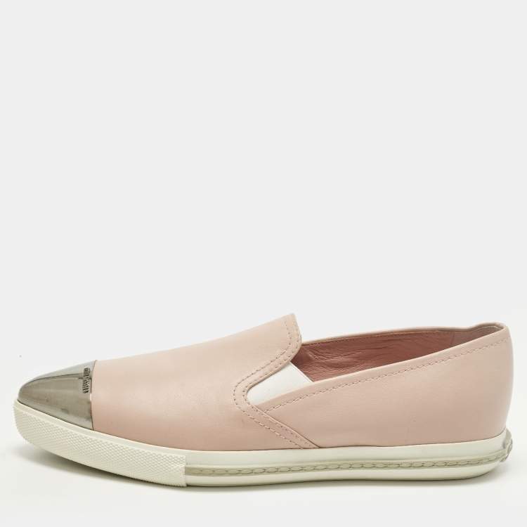 مملوكة مسبقًا Miu Miu Size 38.5 Beige Leather Slip On Cap Toe  Sneakers
