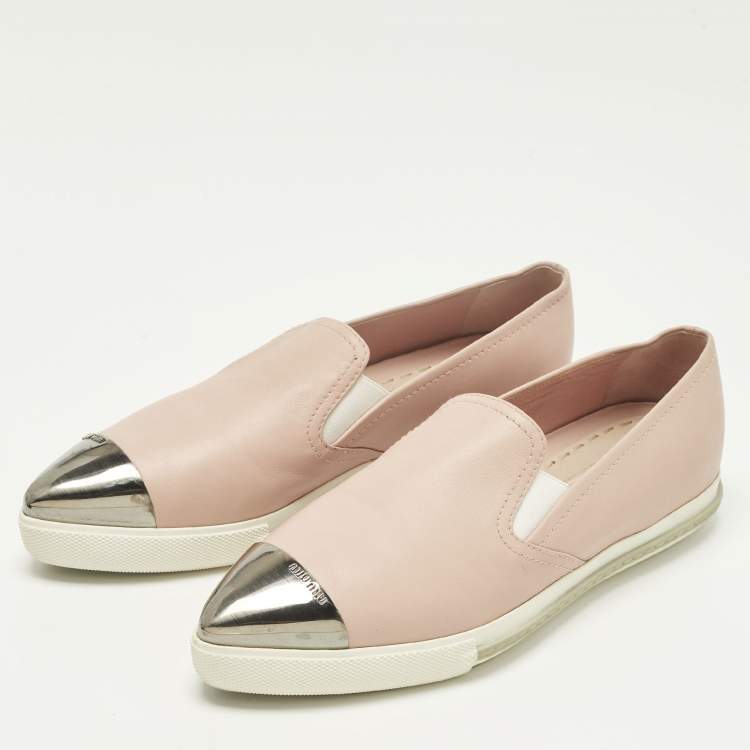 مملوكة مسبقًا Miu Miu Size 38.5 Beige Leather Slip On Cap Toe  Sneakers