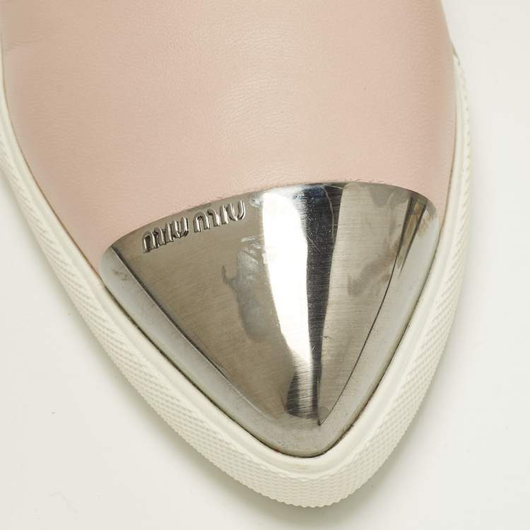 مملوكة مسبقًا Miu Miu Size 38.5 Beige Leather Slip On Cap Toe  Sneakers