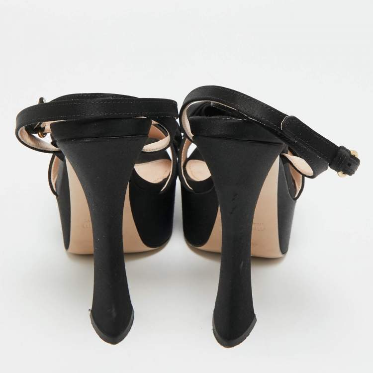 مملوكة مسبقًا Miu Miu Logo Bow Size 37 Black Satin Ankle Strap Platform Sandals