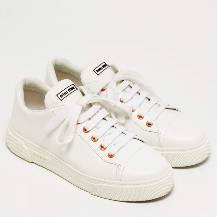مملوكة مسبقًا Miu Miu Donna Size 38 White Leather Lace Up Sneakers