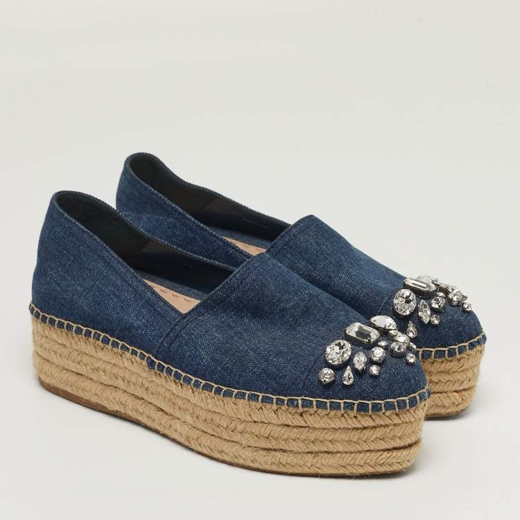 مملوكة مسبقًا Miu Miu Size 38 Blue Denim Crystal Embellished Espadrille Platform Wedge Flats