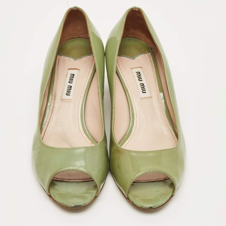 Pre Owned Miu Miu Size 37 Green Patent Leather Crystal Embellish Block Pumps