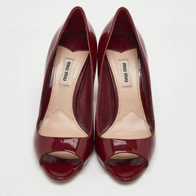 Pre Owned Miu Miu Size 40.5 Burgundy Patent Leather Peep Toe Crystal Embellished Block Heel Pumps