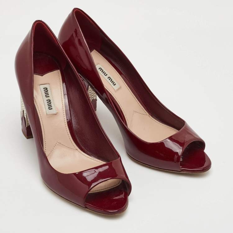 Pre Owned Miu Miu Size 40.5 Burgundy Patent Leather Peep Toe Crystal Embellished Block Heel Pumps