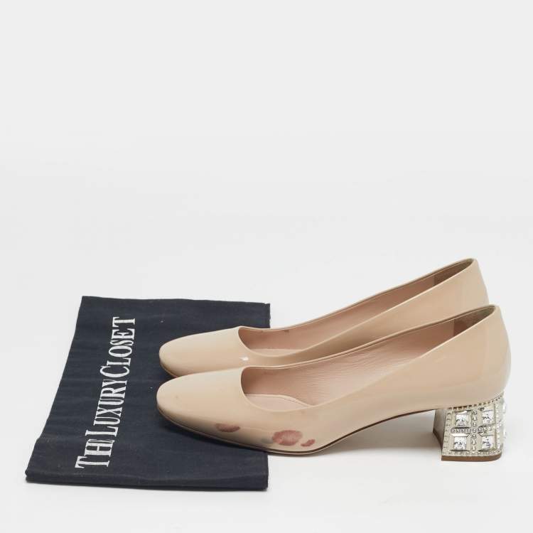 Pre Owned Miu Miu Size 35 Beige Patent Leather Crystal Embellished Block Heel Pumps