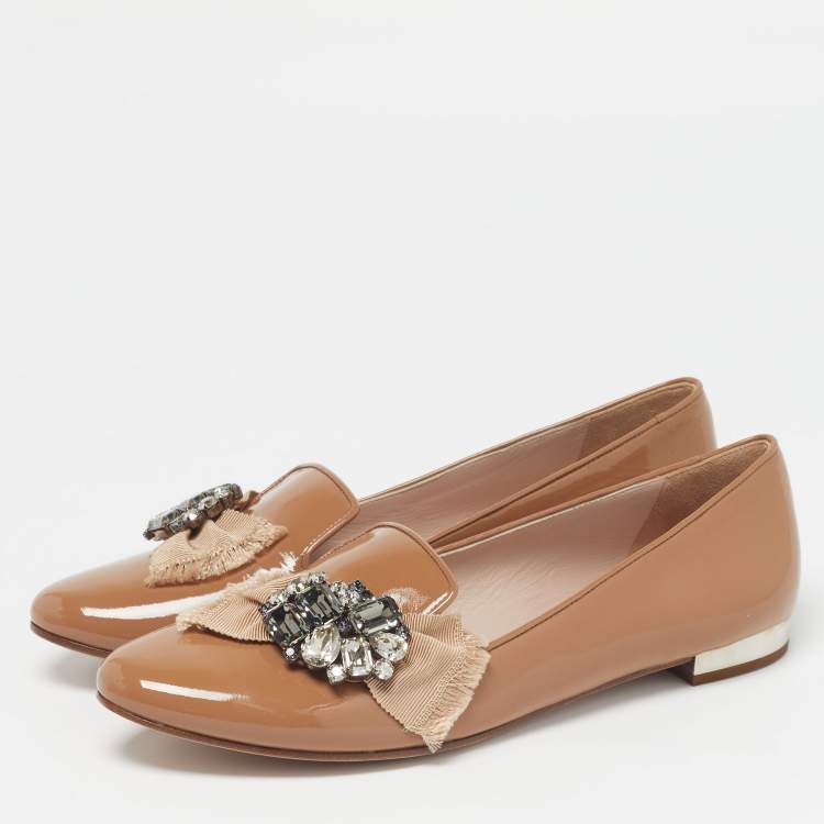 Pre Owned Miu Miu Size 41 Beige Patent Leather Crystal Embellished Smoking Slippers