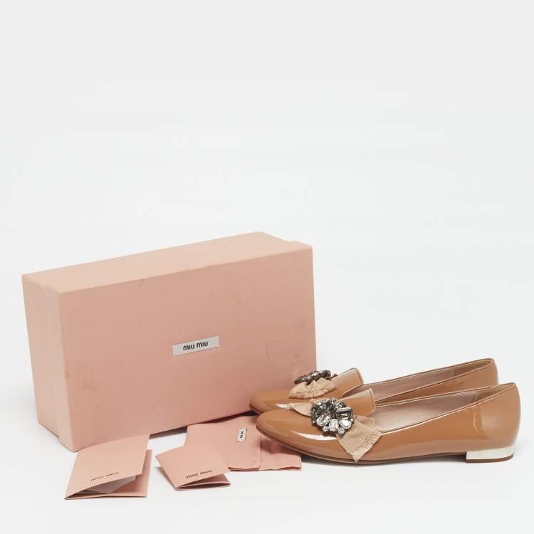 Pre Owned Miu Miu Size 41 Beige Patent Leather Crystal Embellished Smoking Slippers