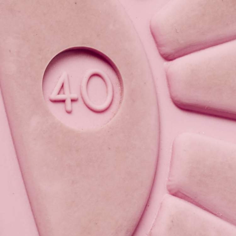 Pre Owned Miu Miu wavy Size 40 Pink Rubber Flat Slide