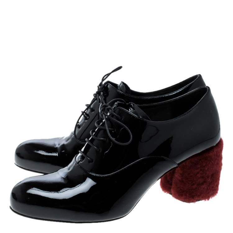 Pre Owned Miu Miu Black Patent Leather Red Shearling Fur Heel Oxfords Size 37