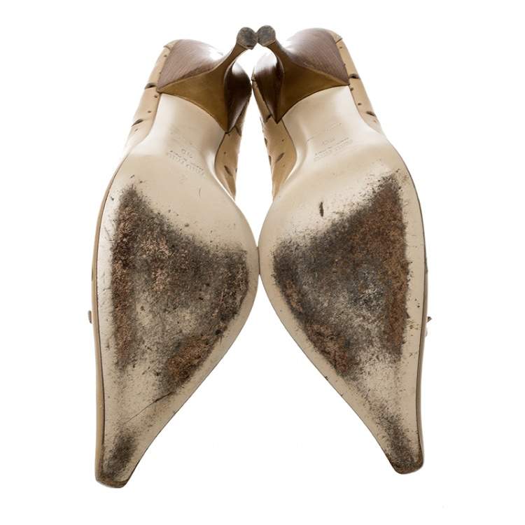Pre Owned Miu Miu Beige Laser Cut Leather Bow Detail Pumps Size 38