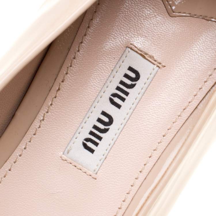 Pre Owned Miu Miu Beige Patent Leather Bow Smoking Slippers Size 39