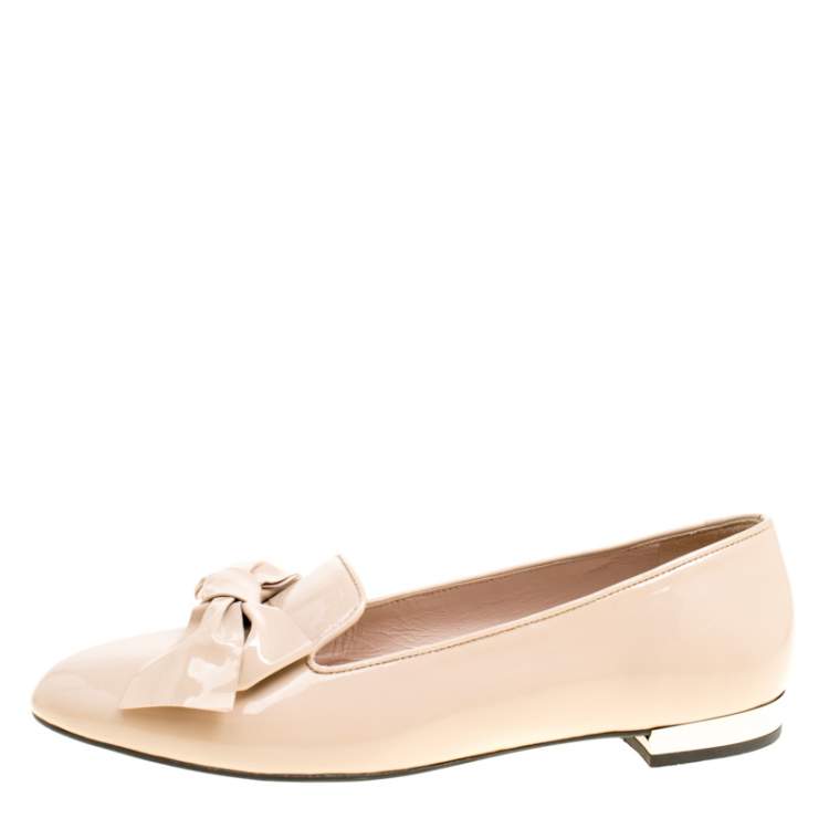 Pre Owned Miu Miu Beige Patent Leather Bow Smoking Slippers Size 39