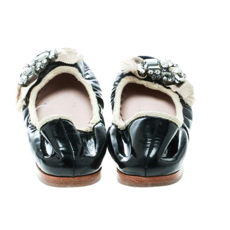 Pre Owned Miu Miu Black/Beige Patent Leather Crystal Embellished Scrunch Ballet Flats Size 38.5