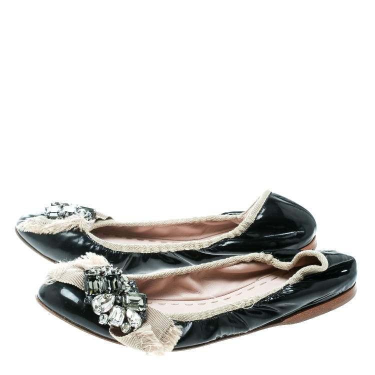 Pre Owned Miu Miu Black/Beige Patent Leather Crystal Embellished Scrunch Ballet Flats Size 38.5
