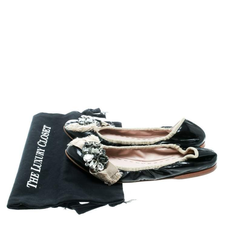 Pre Owned Miu Miu Black/Beige Patent Leather Crystal Embellished Scrunch Ballet Flats Size 38.5