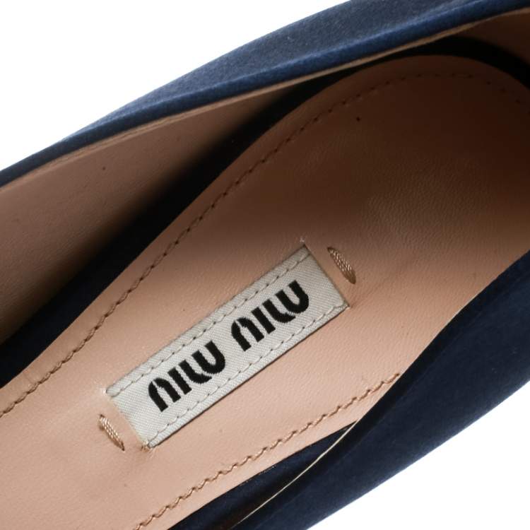 Pre Owned Miu Miu Blue Satin Crystal Embellished Heel Peep Toe Platform Pumps Size 39
