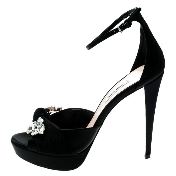 مملوكة مسبقًا Miu Miu Black Satin Crystal Embellished Ribbon platform Sandals Size 39