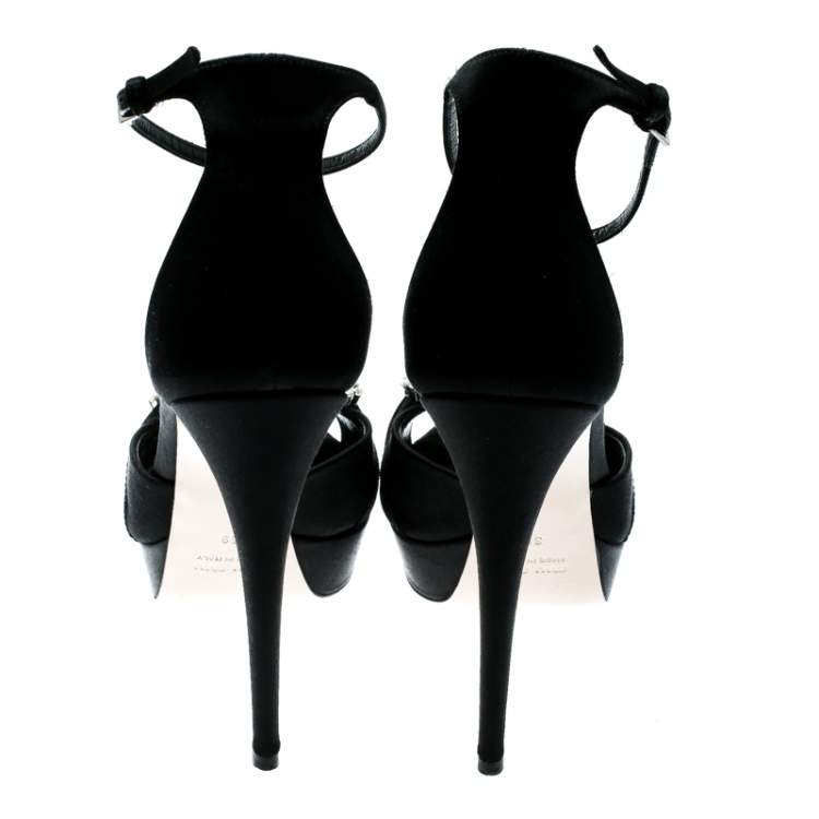 مملوكة مسبقًا Miu Miu Black Satin Crystal Embellished Ribbon platform Sandals Size 39