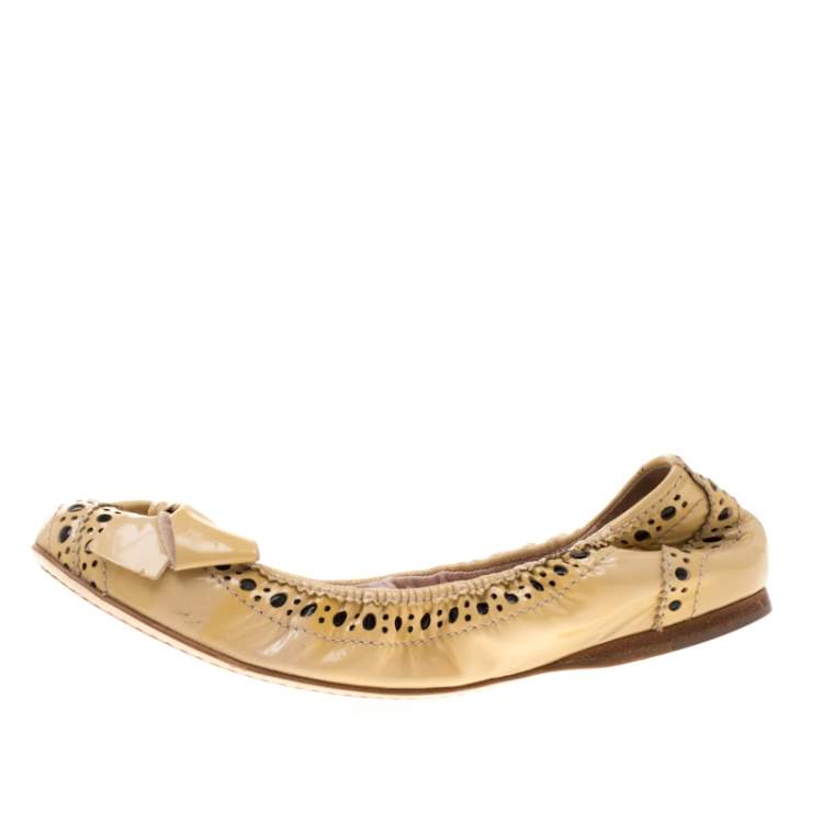 Pre Owned Miu Miu Beige Brogue Leather Scrunch Bow Ballet Flats Size 37.5