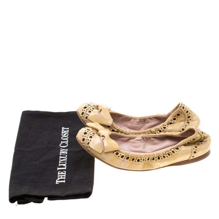 Pre Owned Miu Miu Beige Brogue Leather Scrunch Bow Ballet Flats Size 37.5