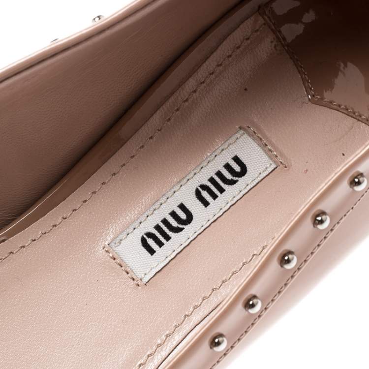 Pre Owned Miu Miu Beige Patent Leather Studded Bow Ballet Flats Size 37.5