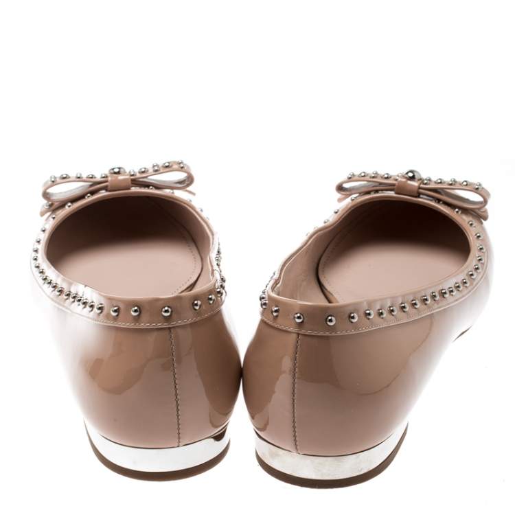 Pre Owned Miu Miu Beige Patent Leather Studded Bow Ballet Flats Size 37.5