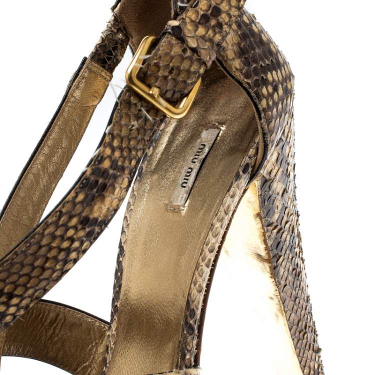 مملوكة مسبقًا Miu Miu Beige Python Leather Criss Cross Platform Sandals Size 39