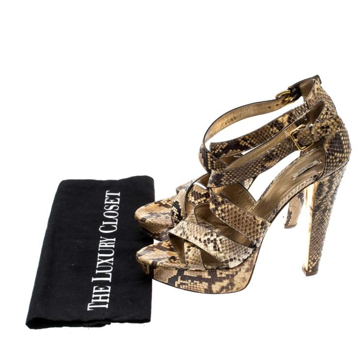 مملوكة مسبقًا Miu Miu Beige Python Leather Criss Cross Platform Sandals Size 39
