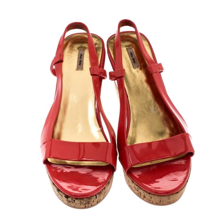Pre Owned Miu Miu Coral Pink Patent Leather Slingback Cork Wedges Platform Sandals Size 39