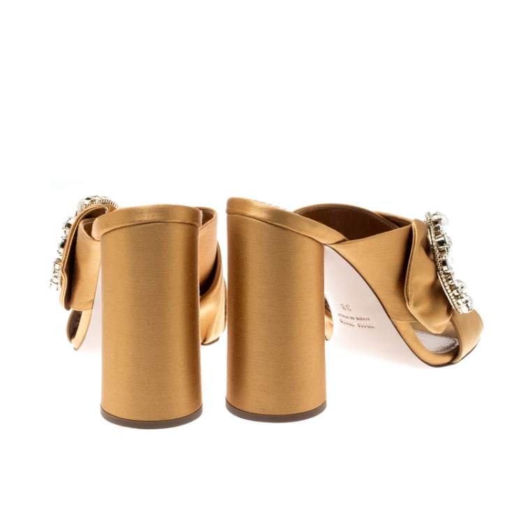 Pre Owned Miu Miu Yellow Satin Crystal And Faux Pearl Embellished Brooch Peep Toe Mules Size 38