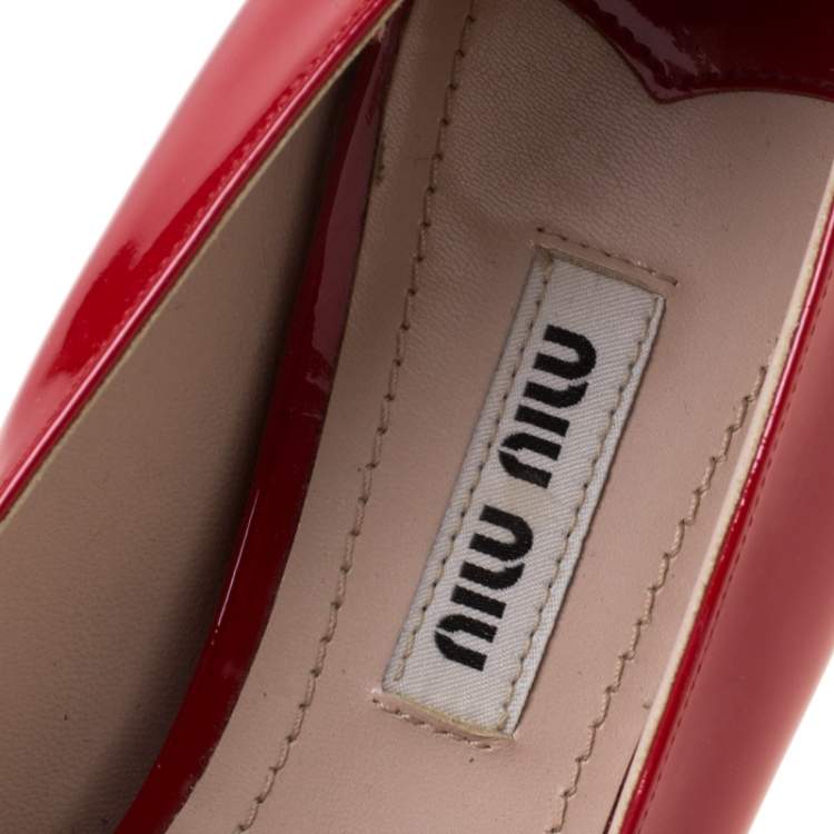 Pre Owned Miu Miu Red Patent Leather Glitter Sole Kitten Heel Pumps Size 37.5