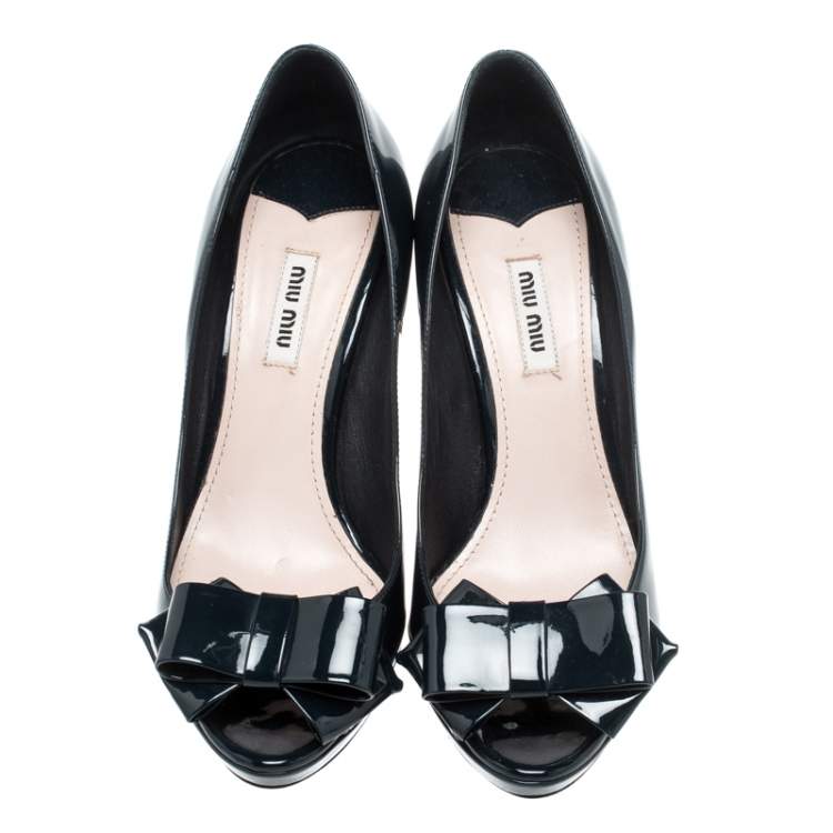 Pre Owned Miu Miu Navy Blue Patent Leather Bow Peep Toe Platform Pumps Size 39.5