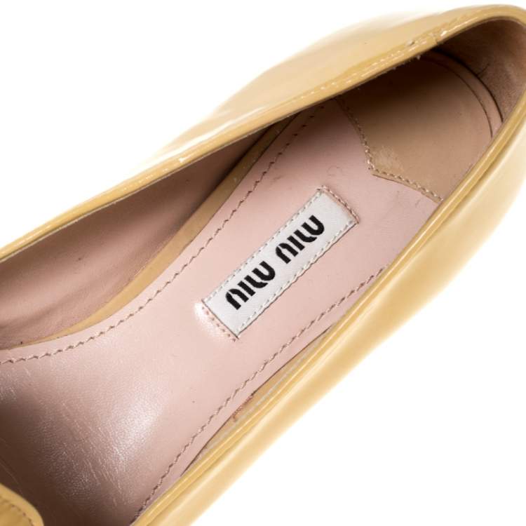Pre Owned Miu Miu Beige Patent Leather Studded Bow Ballet Flats Size 37