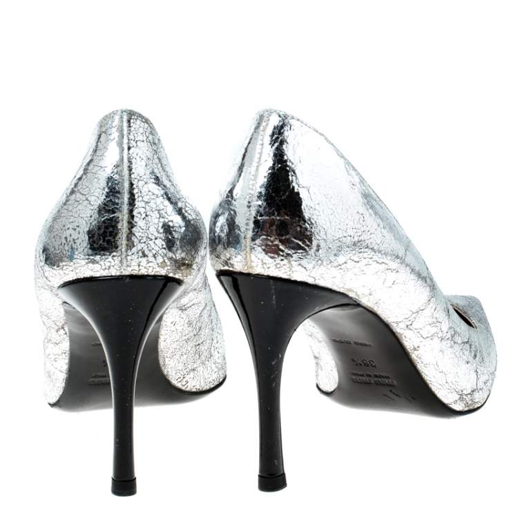 Pre Owned Miu Miu Silver Metallic Leather Specchio Pointed Toe Pumps Size 38.5