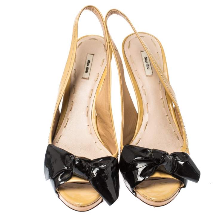Pre Owned Miu Miu Beige Patent Leather Bow Slingback Peep Toe Sandals Size 37