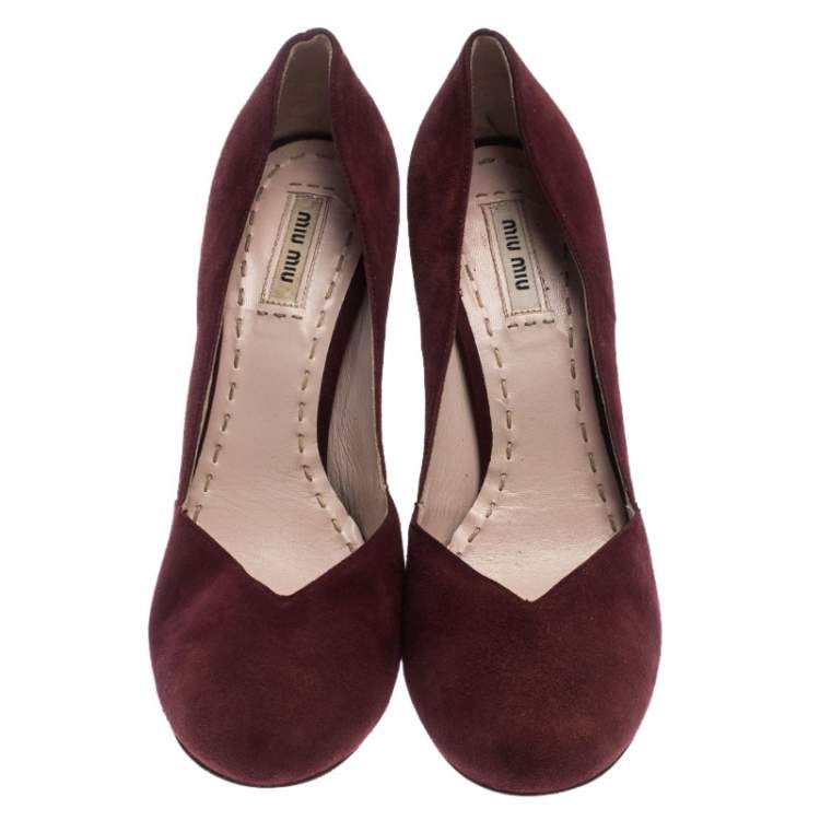 Pre Owned Miu Miu Maroon Suede Curved Heel Pumps Size 40