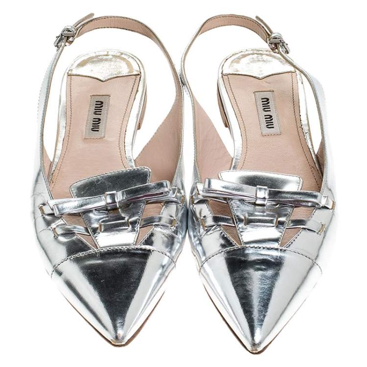 Pre Owned Miu Miu Silver Patent Leather Pointed Toe Slingback Flat Slides Size 36.5