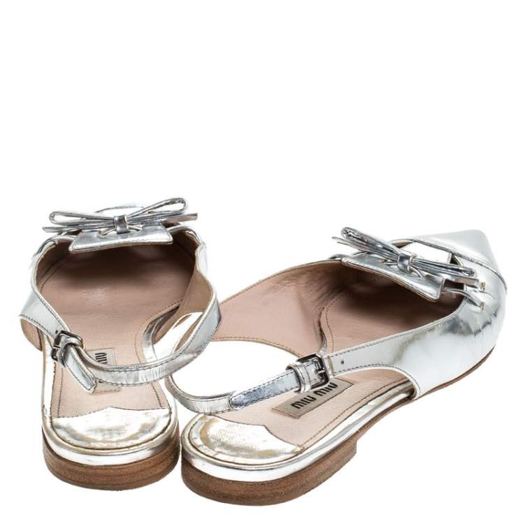 Pre Owned Miu Miu Silver Patent Leather Pointed Toe Slingback Flat Slides Size 36.5