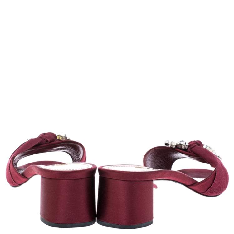 مملوكة مسبقًا Miu Miu Burgundy Satin Crystal Embellished Open Toe Sandals Size 39.5