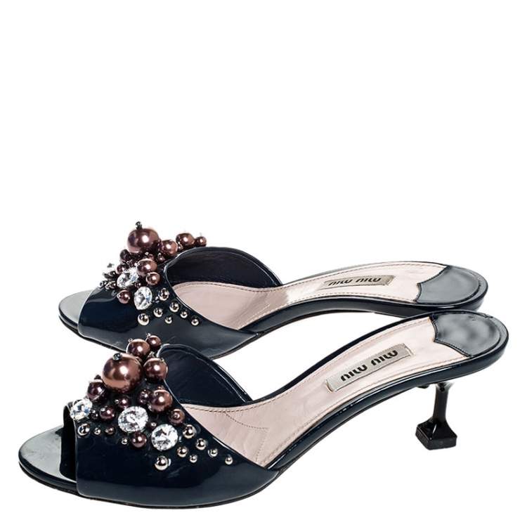 Pre Owned Miu Miu Blue Patent Leather Faux Pearl Embellished Open Toe mules Size 37.5