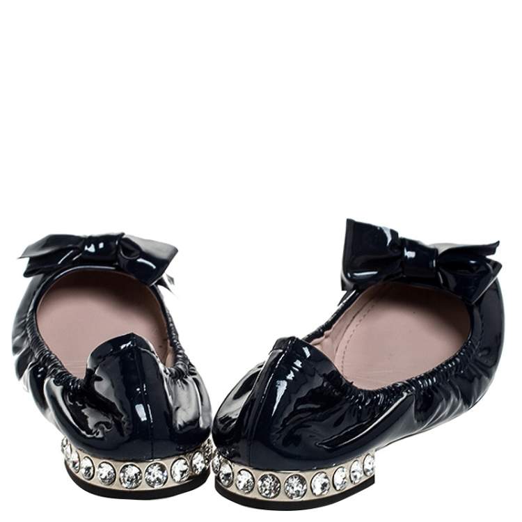Pre Owned Miu Miu Blue Patent Leather Bow Detail Crystal Embellished Heel Scrunch Ballet Flats Size 35