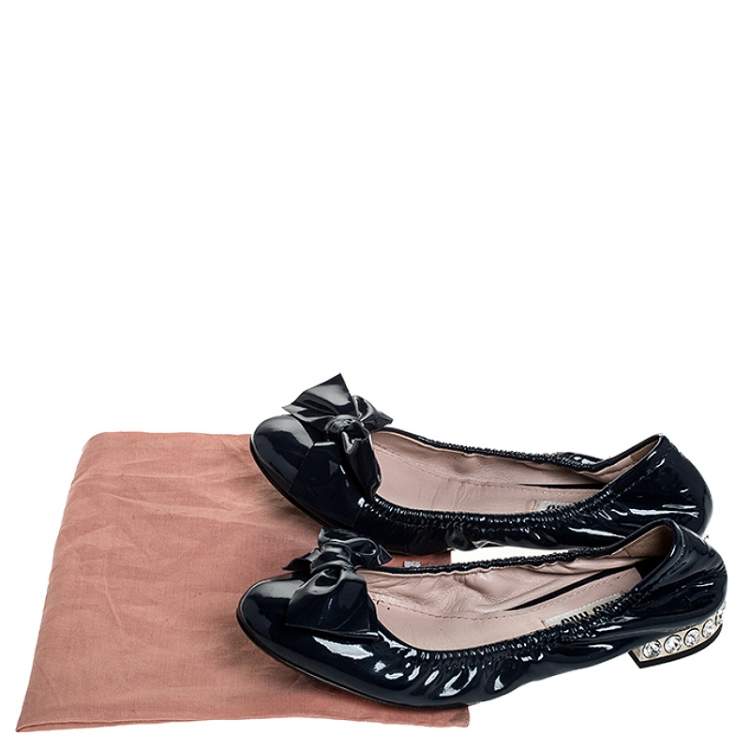 Pre Owned Miu Miu Blue Patent Leather Bow Detail Crystal Embellished Heel Scrunch Ballet Flats Size 35