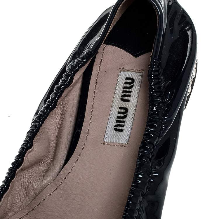 Pre Owned Miu Miu Blue Patent Leather Bow Detail Crystal Embellished Heel Scrunch Ballet Flats Size 35