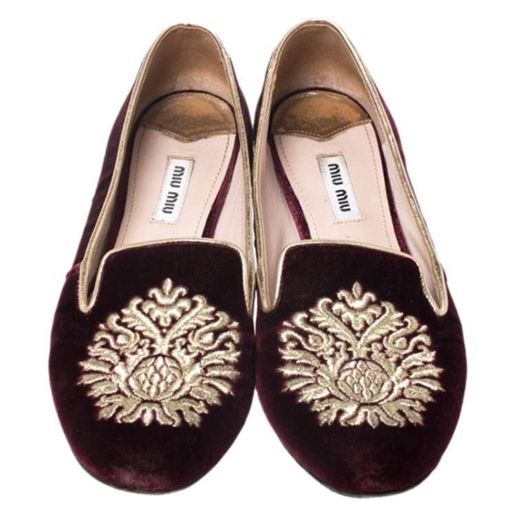 Pre Owned Miu Miu Burgundy Crest Embroidered Velvet Smoking Slippers Size 35.5